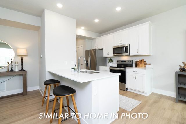 6937 Poppy Court, Johnston, IA 50131