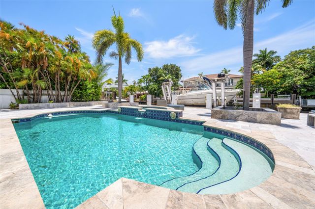 438 Coconut Isle Dr, Fort Lauderdale, FL 33301