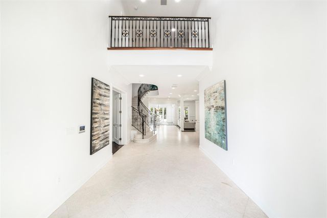 438 Coconut Isle Dr, Fort Lauderdale, FL 33301