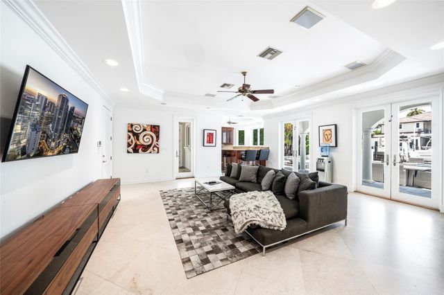 438 Coconut Isle Dr, Fort Lauderdale, FL 33301