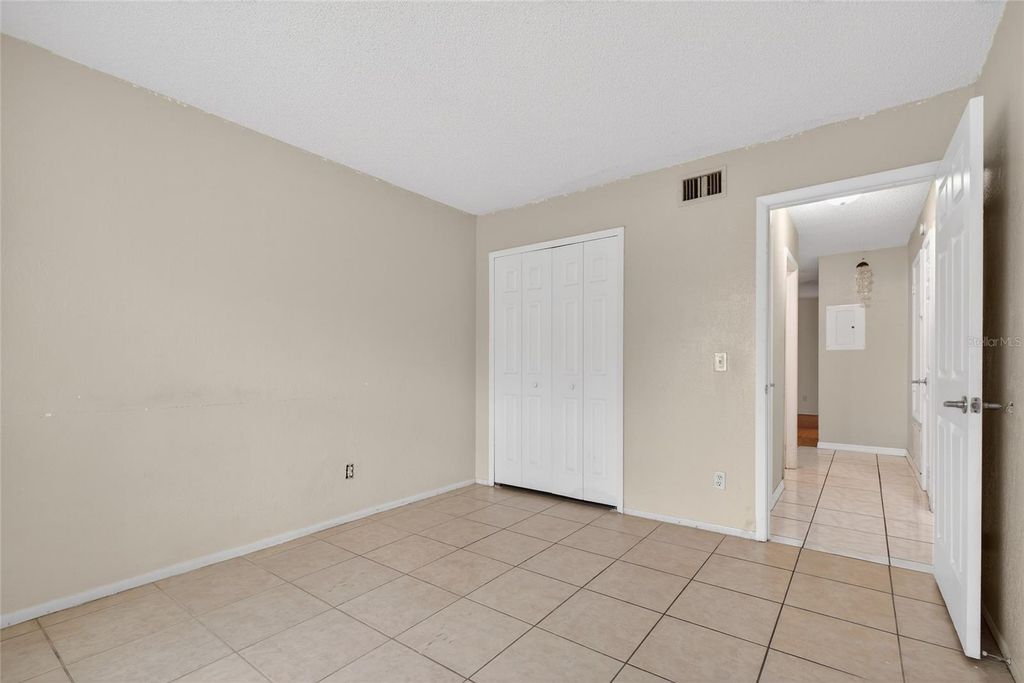 Image 5 of property listing at Address unavailable.