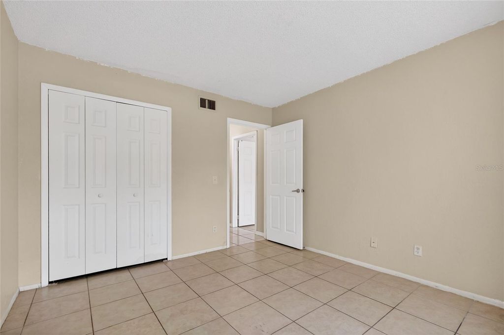 Image 6 of property listing at Address unavailable.