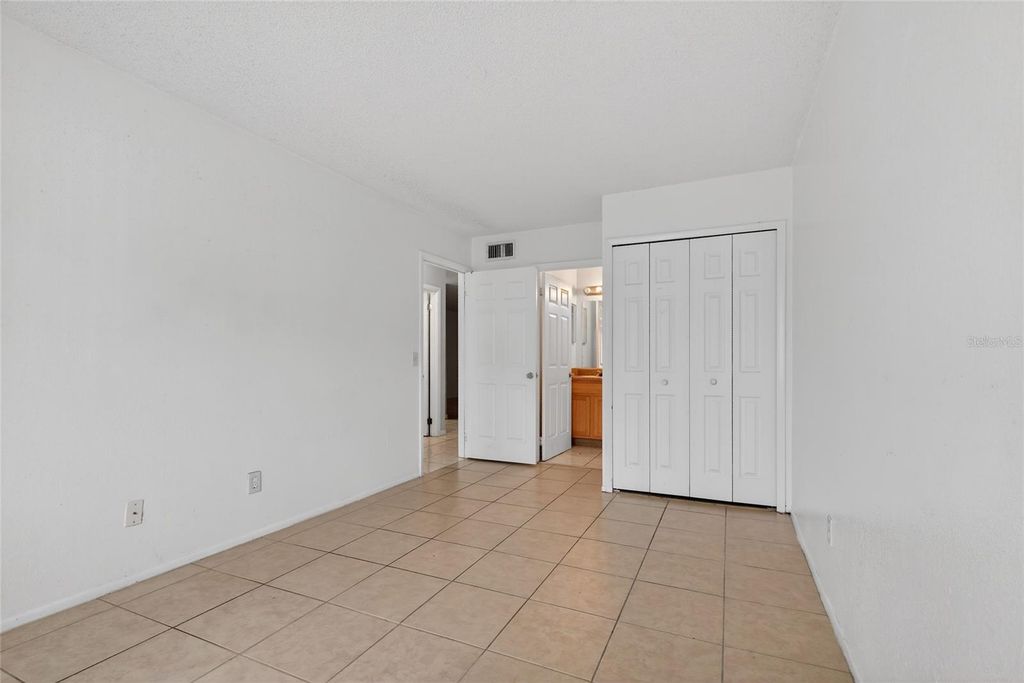 Image 9 of property listing at Address unavailable.