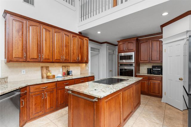 5918 Elmwood Hill Lane, Houston, TX 77345