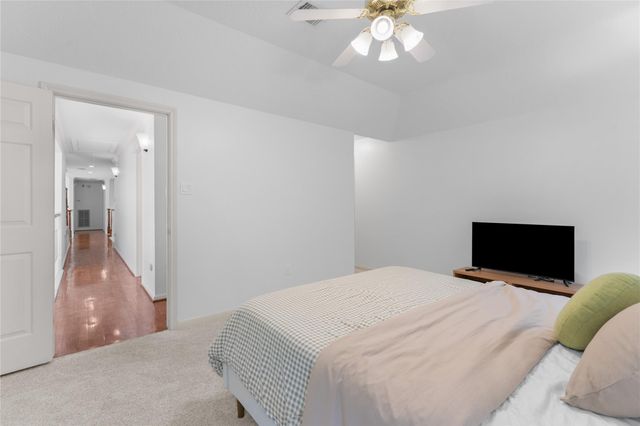 5918 Elmwood Hill Lane, Houston, TX 77345