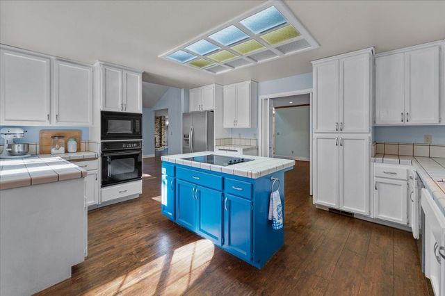 13730 Strawberry Cir, Penn Valley, CA 95946