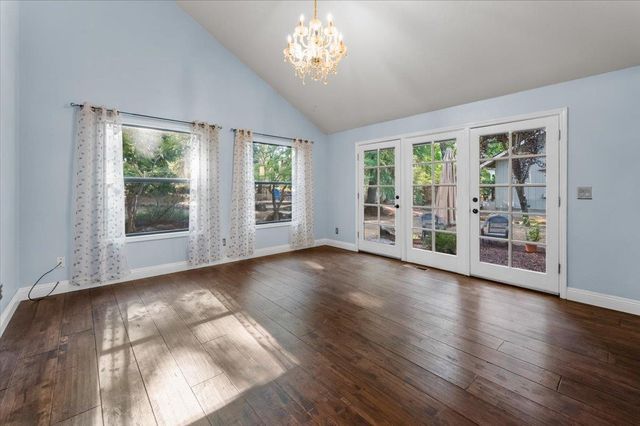 13730 Strawberry Cir, Penn Valley, CA 95946