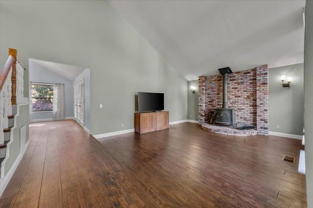 13730 Strawberry Cir, Penn Valley, CA 95946