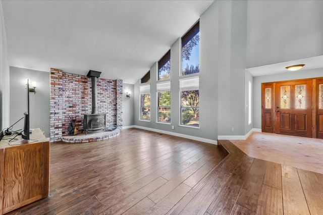 13730 Strawberry Cir, Penn Valley, CA 95946