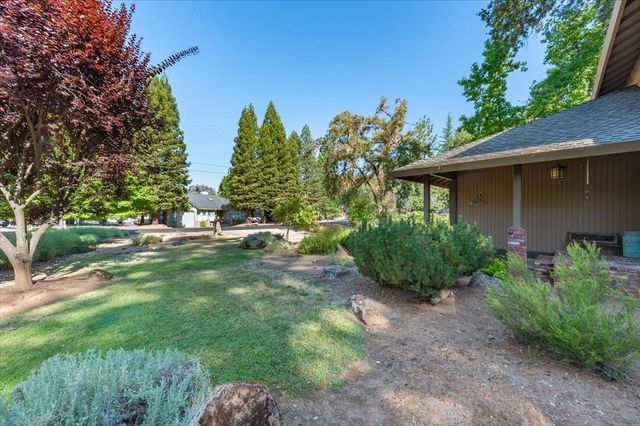 13730 Strawberry Cir, Penn Valley, CA 95946