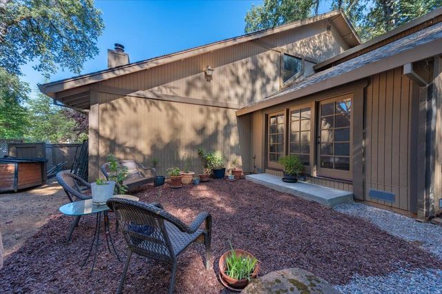 13730 Strawberry Cir, Penn Valley, CA 95946