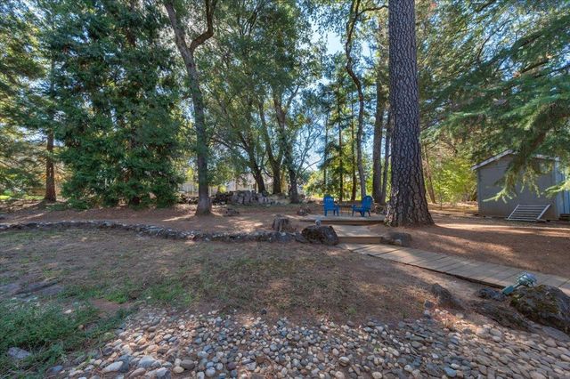 13730 Strawberry Cir, Penn Valley, CA 95946