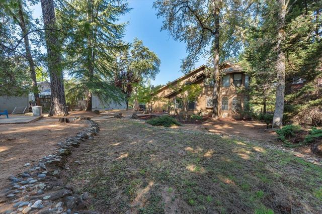 13730 Strawberry Cir, Penn Valley, CA 95946