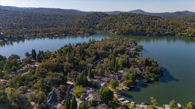 13730 Strawberry Cir, Penn Valley, CA 95946