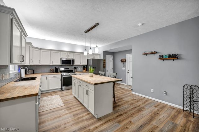 7088 Victoria Drive, Mentor, OH 44060