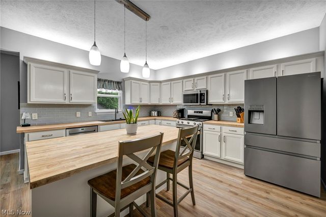 7088 Victoria Drive, Mentor, OH 44060