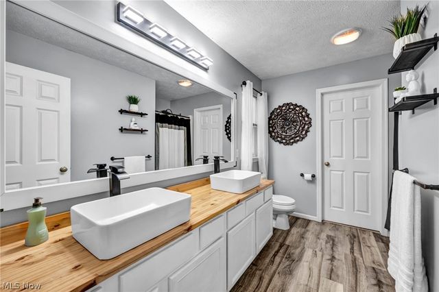 7088 Victoria Drive, Mentor, OH 44060