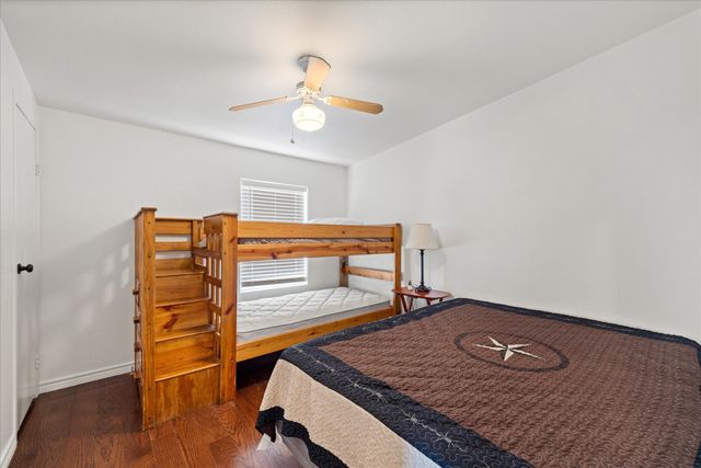 5821 Parkside Court, Granbury, TX 76048