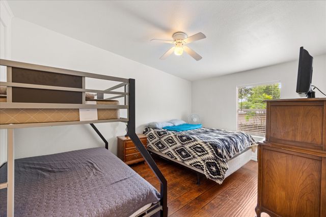 5821 Parkside Court, Granbury, TX 76048