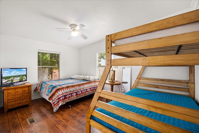 5821 Parkside Court, Granbury, TX 76048