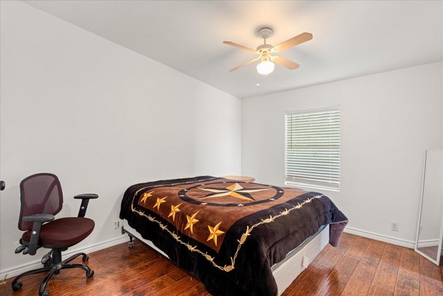 5821 Parkside Court, Granbury, TX 76048