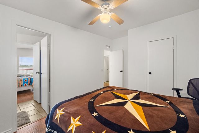 5821 Parkside Court, Granbury, TX 76048