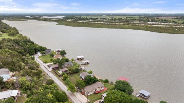 5821 Parkside Court, Granbury, TX 76048