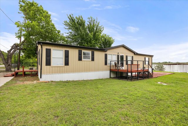 5821 Parkside Court, Granbury, TX 76048