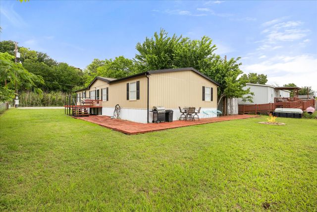 5821 Parkside Court, Granbury, TX 76048