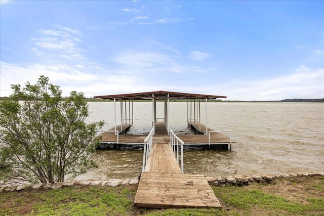 5821 Parkside Court, Granbury, TX 76048
