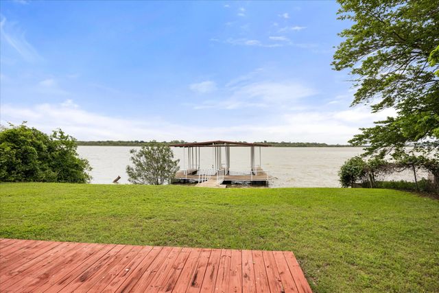 5821 Parkside Court, Granbury, TX 76048