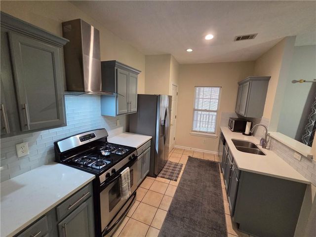 924 Tree Creek Boulevard, Lawrenceville, GA 30043