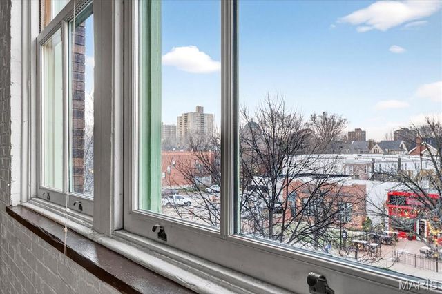 4242 Laclede Avenue 203, St Louis, MO 63108