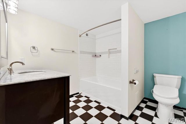 4242 Laclede Avenue 203, St Louis, MO 63108