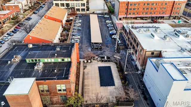 4242 Laclede Avenue 203, St Louis, MO 63108