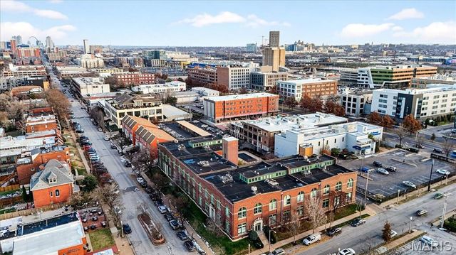 4242 Laclede Avenue 203, St Louis, MO 63108