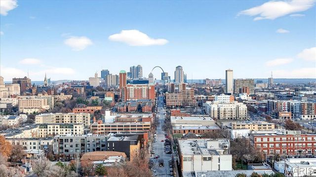4242 Laclede Avenue 203, St Louis, MO 63108