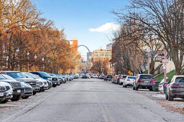 4242 Laclede Avenue 203, St Louis, MO 63108