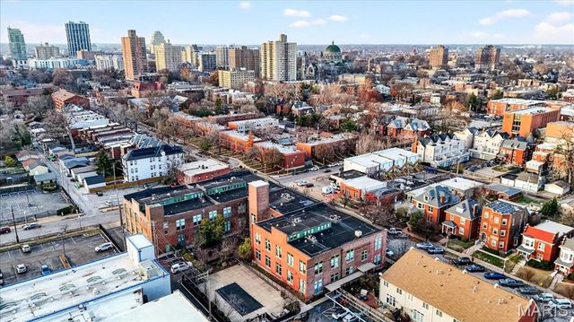 4242 Laclede Avenue 203, St Louis, MO 63108