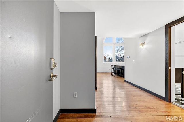 4242 Laclede Avenue 203, St Louis, MO 63108