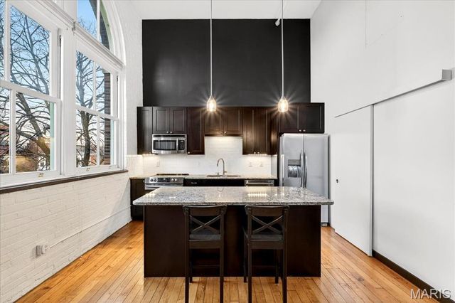 4242 Laclede Avenue 203, St Louis, MO 63108