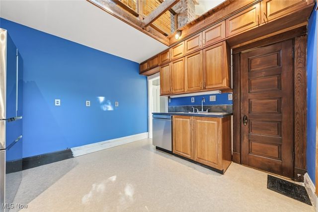 12406 Larchmere Boulevard, Cleveland, OH 44120