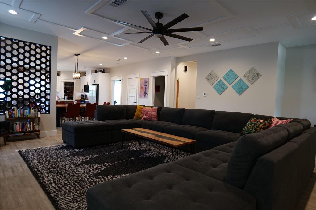 20703 Bonanza ST, Lago Vista, TX 78645