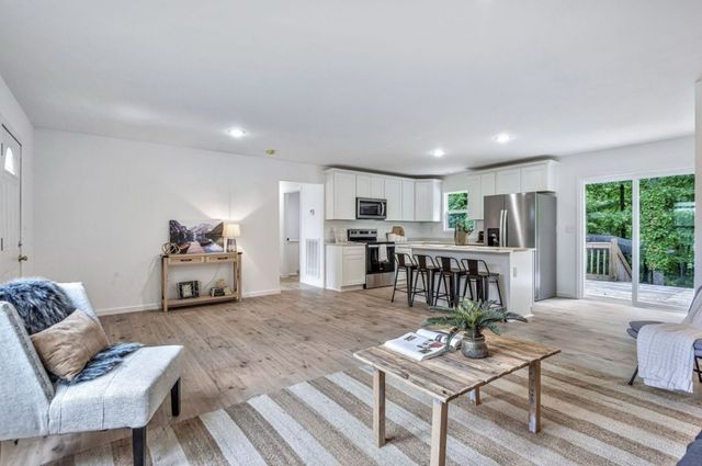 10498 Missionary Ridge Rd, Bon Aqua, TN 37025