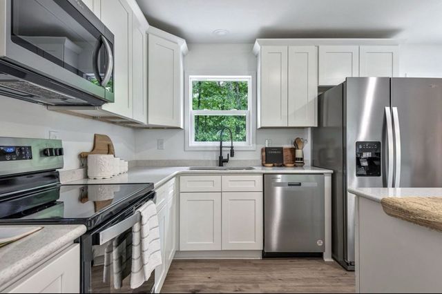 10498 Missionary Ridge Rd, Bon Aqua, TN 37025