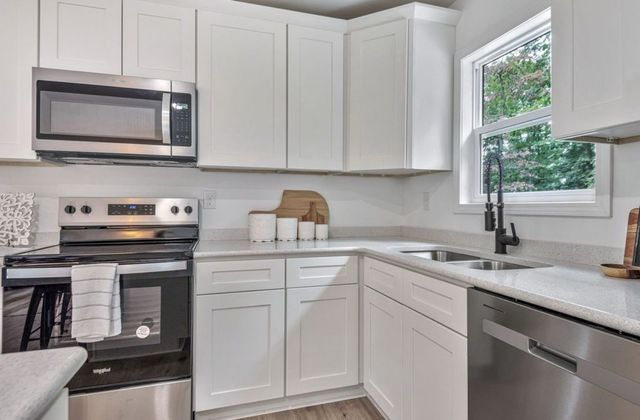 10498 Missionary Ridge Rd, Bon Aqua, TN 37025