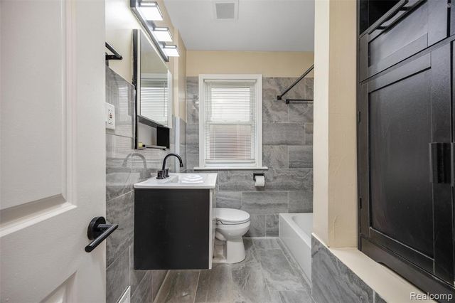 10320 Crocuslawn Street, Detroit, MI 48204