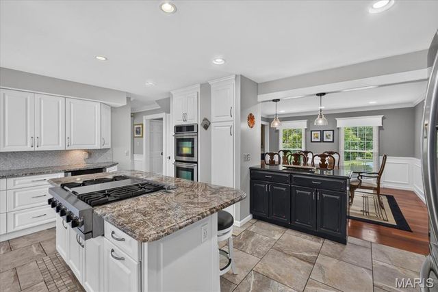 1609 Featherstone Drive, Town And Country, MO 63131