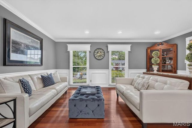 1609 Featherstone Drive, Town And Country, MO 63131