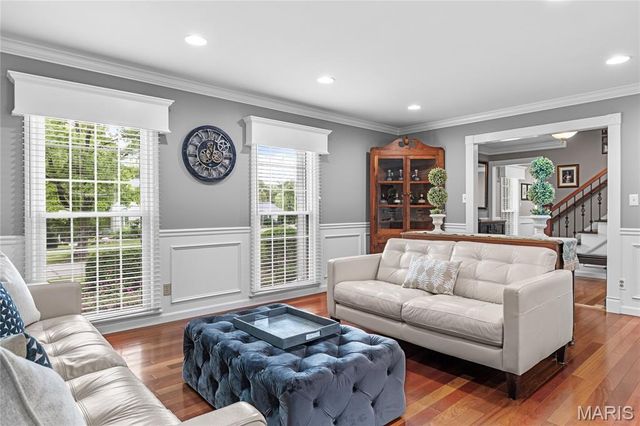 1609 Featherstone Drive, Town And Country, MO 63131
